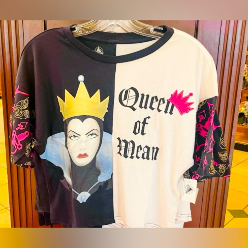 Disney Parks “Queen of Mean” Snow White Evil Queen Crop Boxy T-Shirt WDW NWT